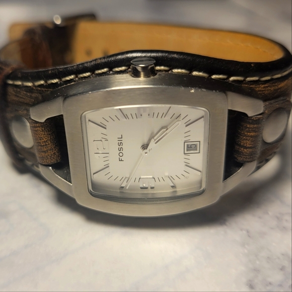 Fossil - Picture 1 of 16